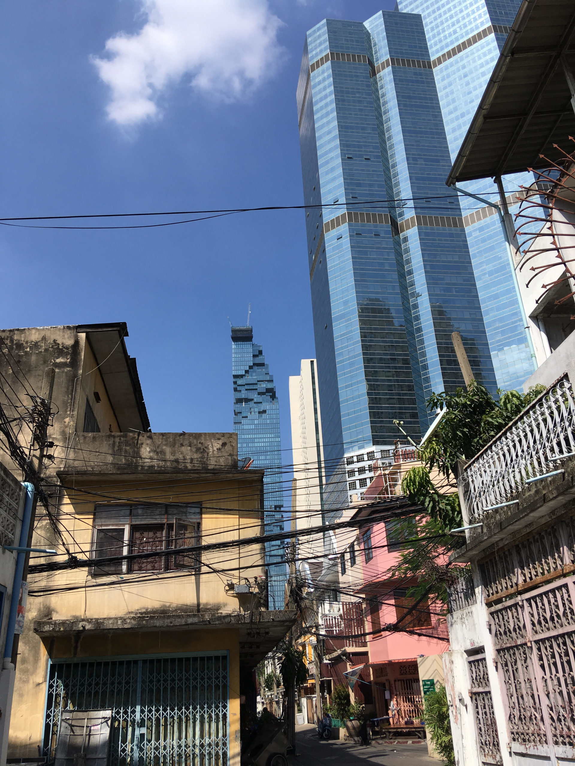 Bangkok's_tallest_skyscraper_(in_background)_-_12-07-17.jpeg