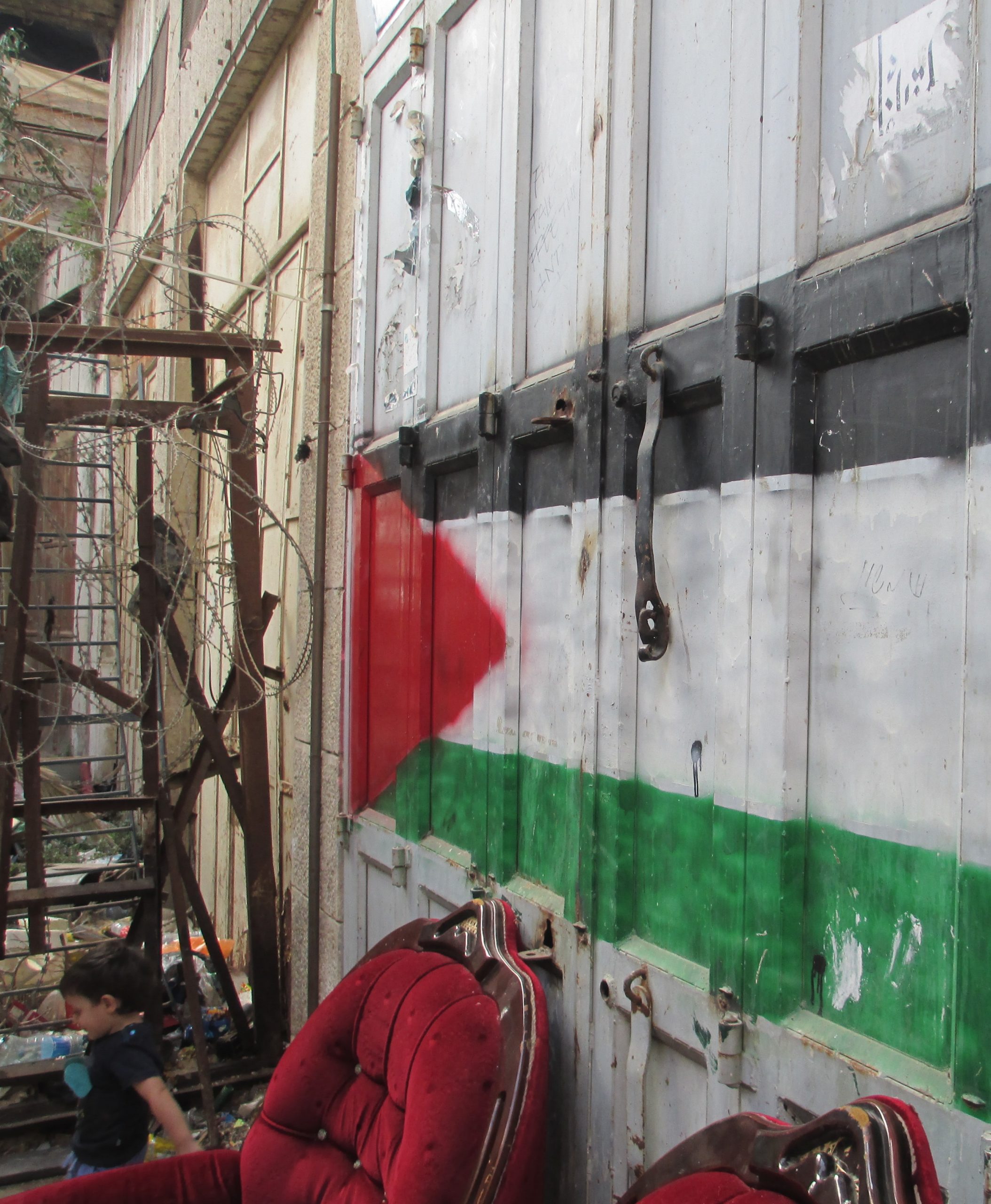 Hebron_-_Beka_-_Palestinian_shop_welded_closed_cropped.jpg