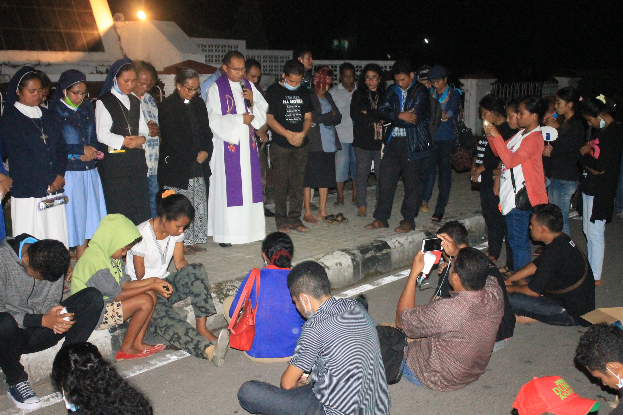 Indonesia_karen_campbell_nelson_solidarity_prayer.jpeg